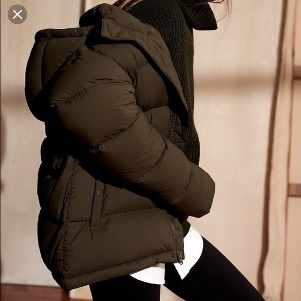 Aritzia TNA “The Super Puff” coat